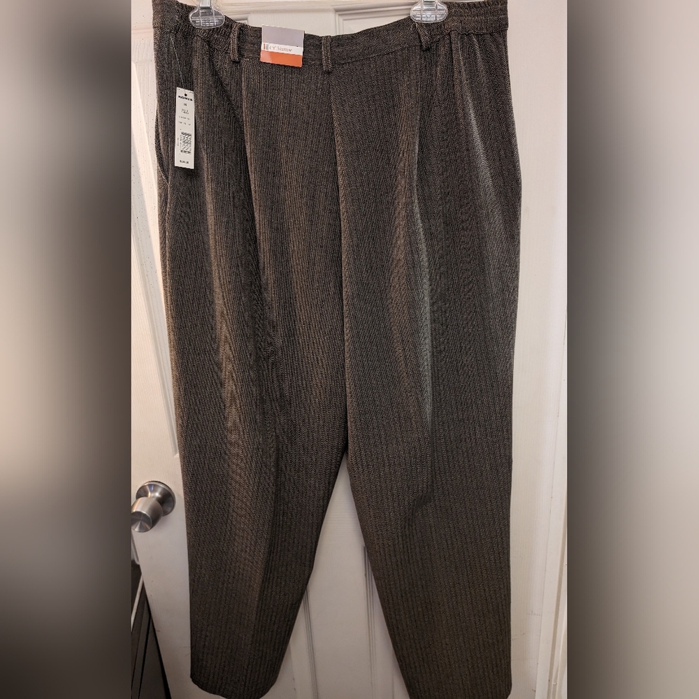 NWT Croft and Barrow dress pants sz 16 C44